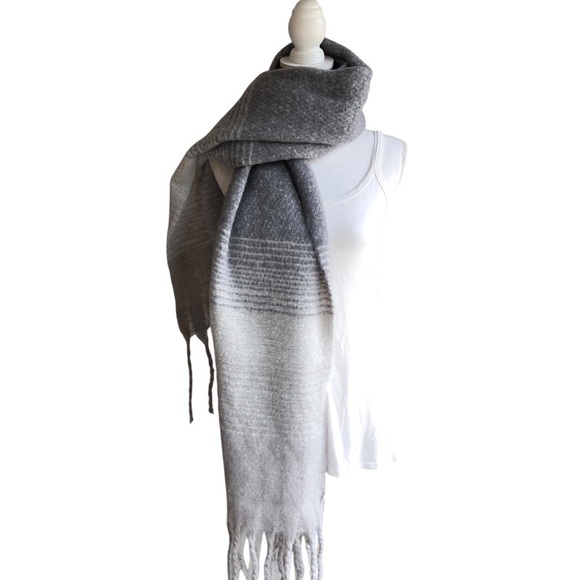 Ombre Gray Heather And White Striped Scarf - Picture 9 of 12